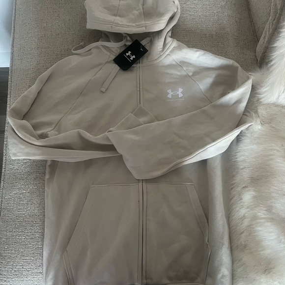 Cream under armor , size small, new with tags. - Picture 2 of 3